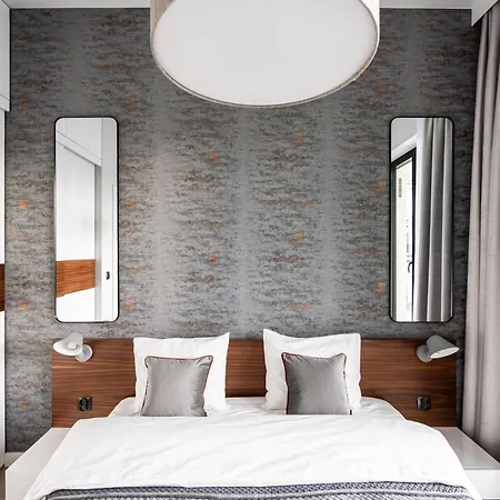 Appartement Chronos With Parking And Air Conditioning In Wola By Renters Prestige
