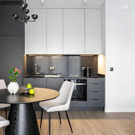 Chronos With Parking And Air Conditioning In Wola By Renters Prestige Daire Varşova